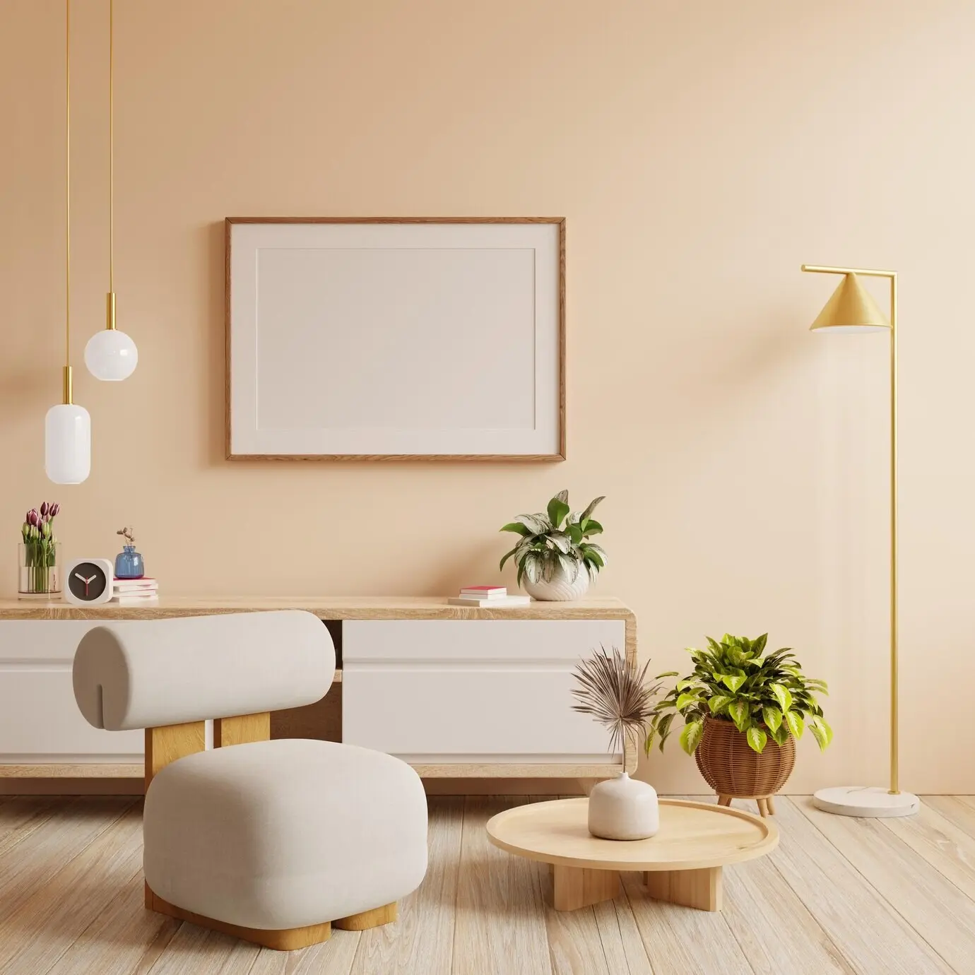 Mockup eines Posterrahmens vor einem modernen Interieur-Hintergrund mit Sessel und Accessoires im Raum